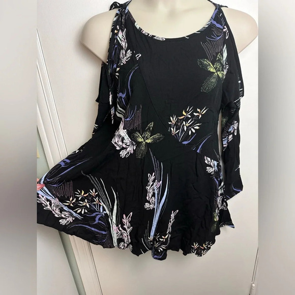 FREE PEOPLE Sz XS CLEAR SKIES ASYMMETRIC HEM COLD SHOULDER TUNIC BLACK 1228 - Picture 5 of 12